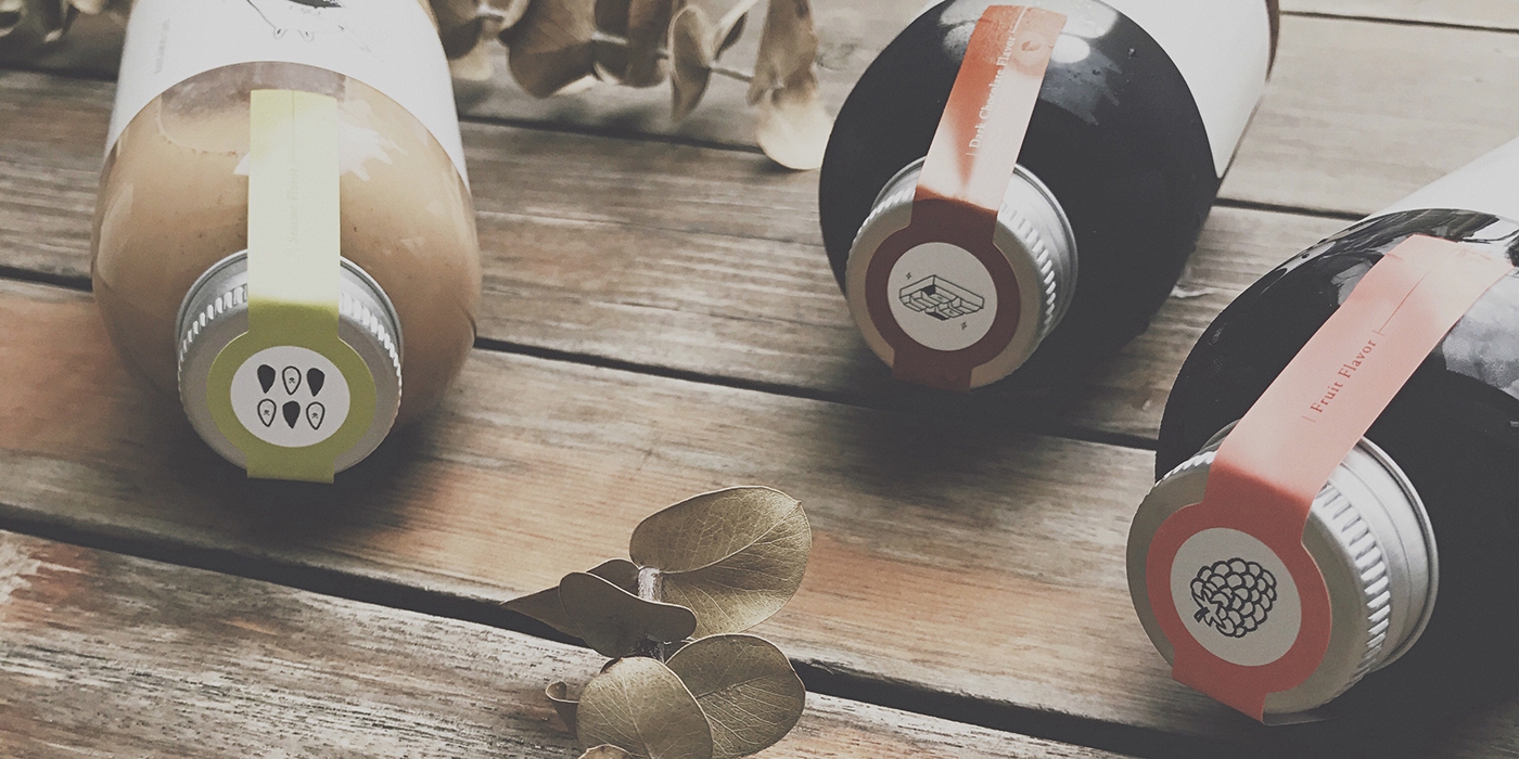 黑巧克力、水果風味、芝麻歐蕾三種不同的咖啡包裝設計