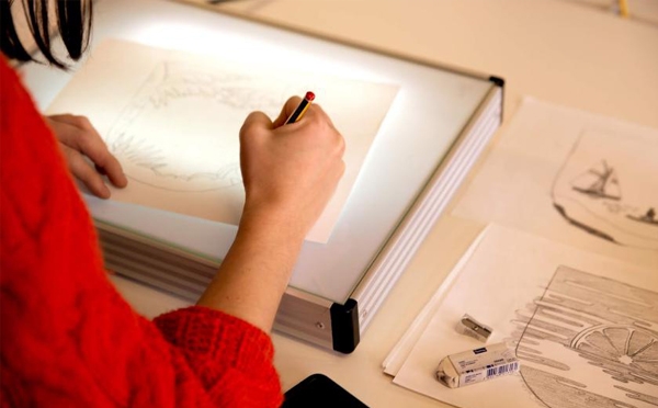 打開通往另一個(gè)世界的神奇之窗，帶你享受生活中片刻的寧靜｜蘇打水包裝設(shè)計(jì)